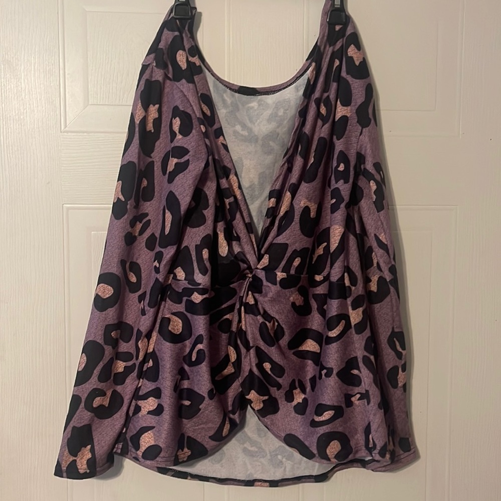 Size large knot back, v back leopard sweater.